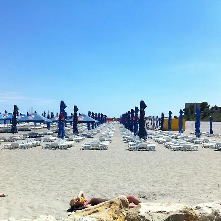 Casa Belu بيت ضيافة